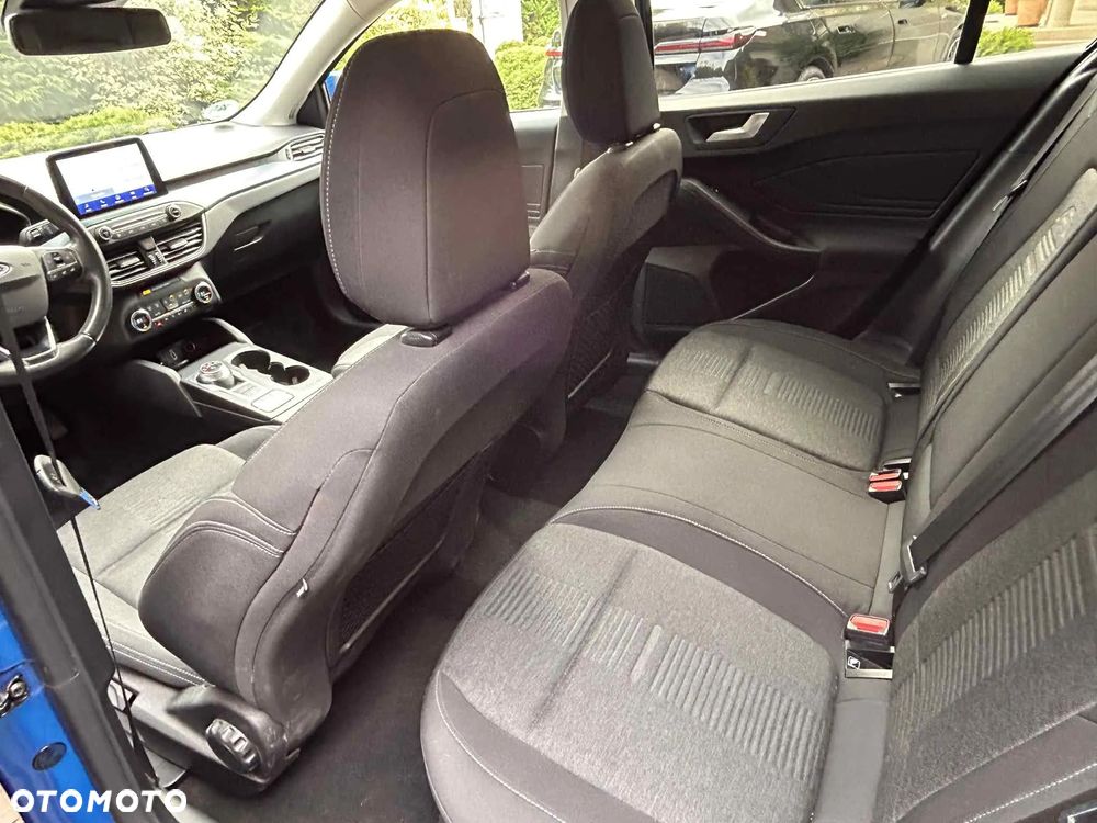Ford Focus 1.5 EcoBoost Active X - 11