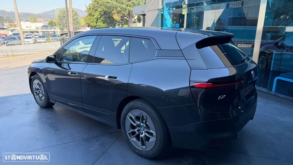 BMW iX xDrive 50 Pack Desportivo - 7