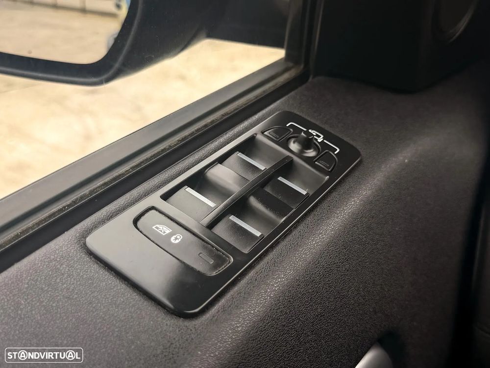 Land Rover Discovery Sport 2.0 D AWD R-Dynamic HSE - 19