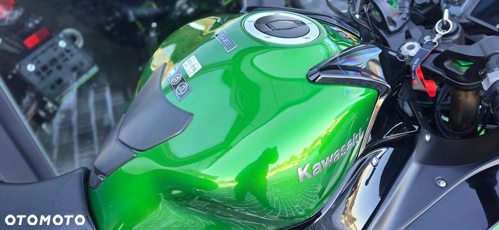 Kawasaki Ninja H2 SX - 16