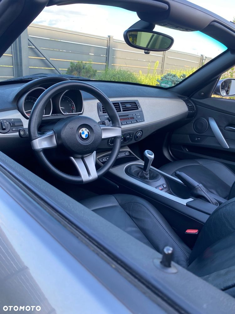 BMW Z4 2.2i - 12