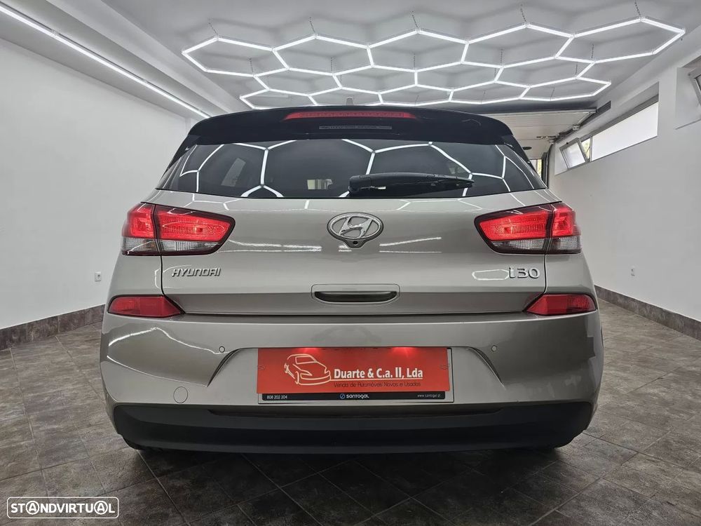 Hyundai i30 1.0 T-GDI Style — fotografia 8