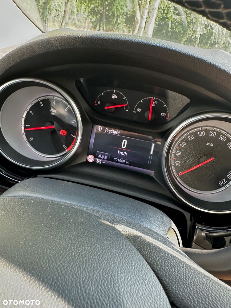 Opel Astra 1.4 T Dynamic S&S - 19