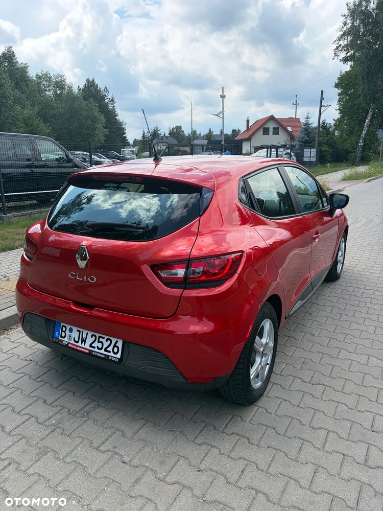 Renault Clio 1.2 16V 75 Life - 4