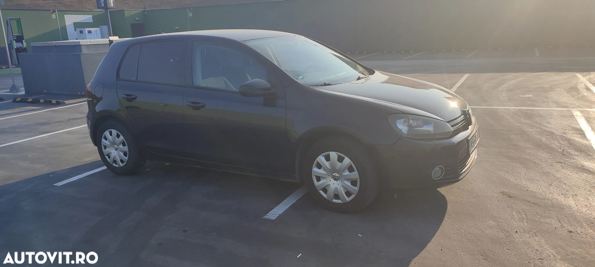 Volkswagen Golf 2.0 TDI DPF Highline - 3