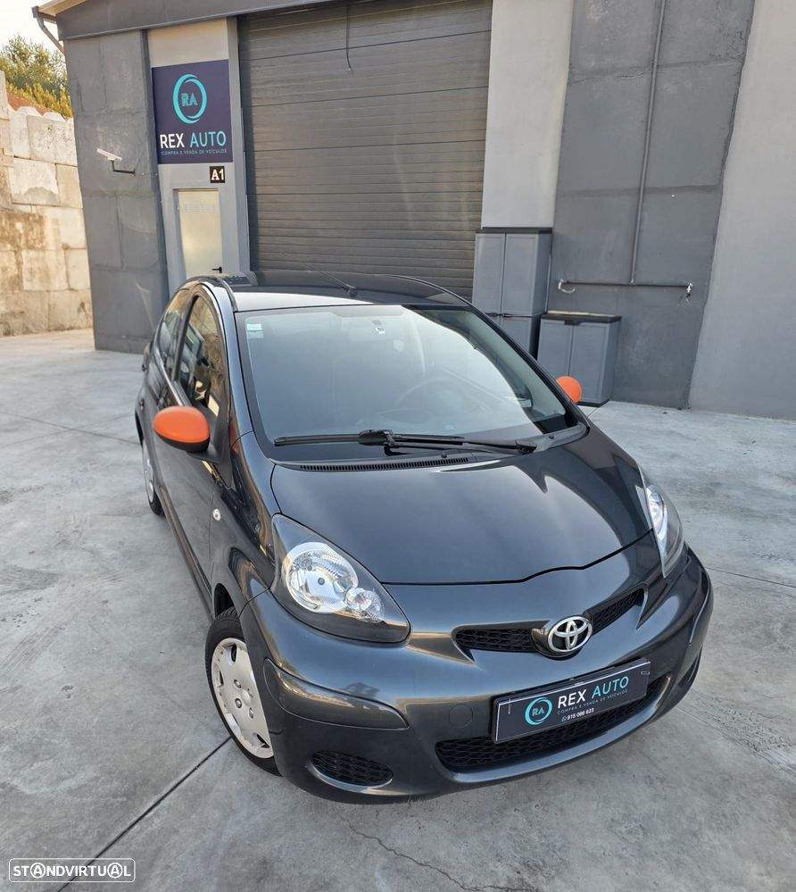 Toyota Aygo 1.0 Orange Edition - 4