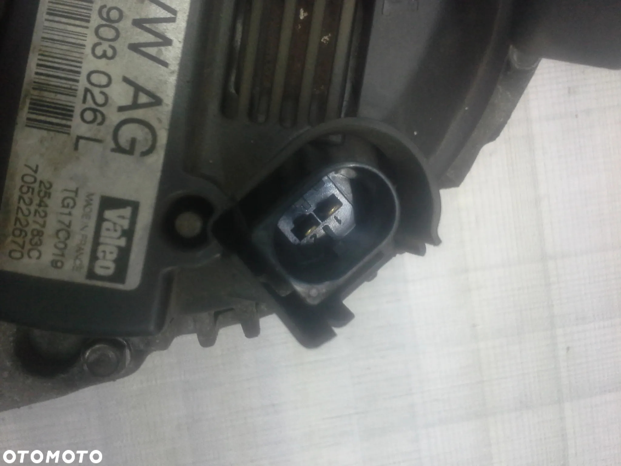 Volkswagen Passat B6 1.9 TDi alternator Valeo 180 Amper 021903026L  TG17C019 2542783C - 10