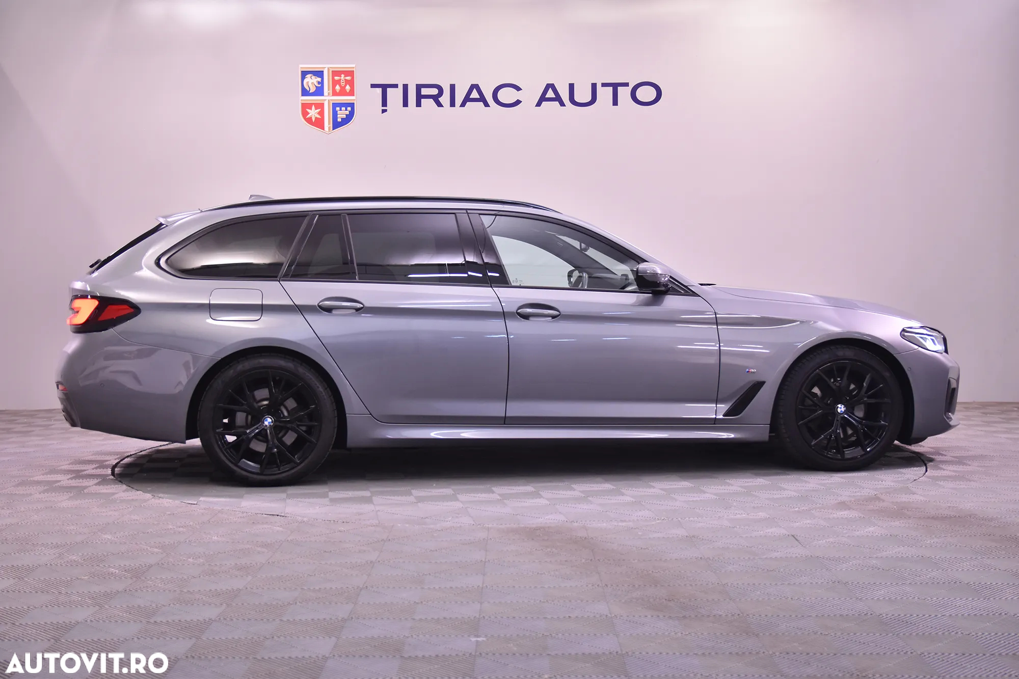 BMW Seria 5 520d Touring Aut. M Sport Edition - 6