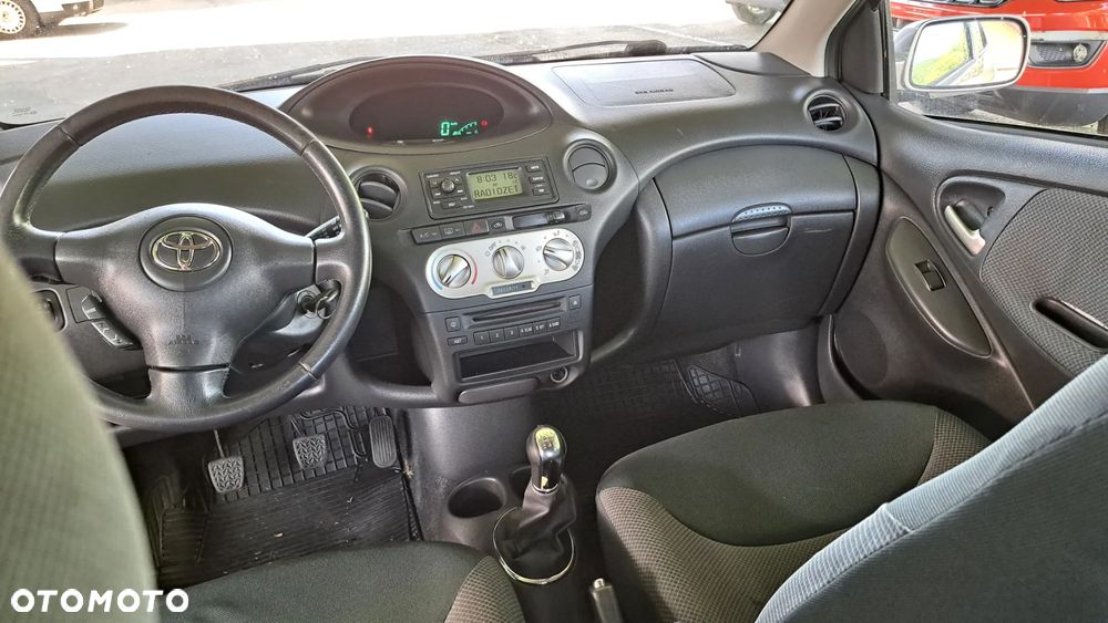 Toyota Yaris 1.0 Luna A/C - 17