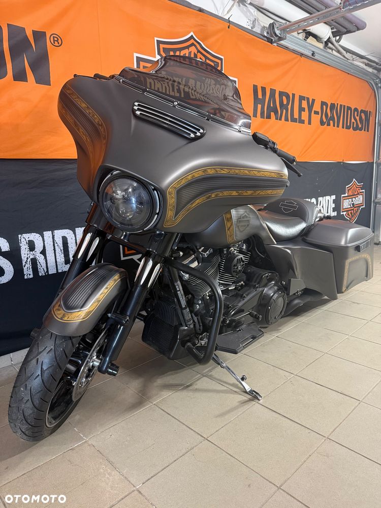 Harley-Davidson Touring Street Glide - 4