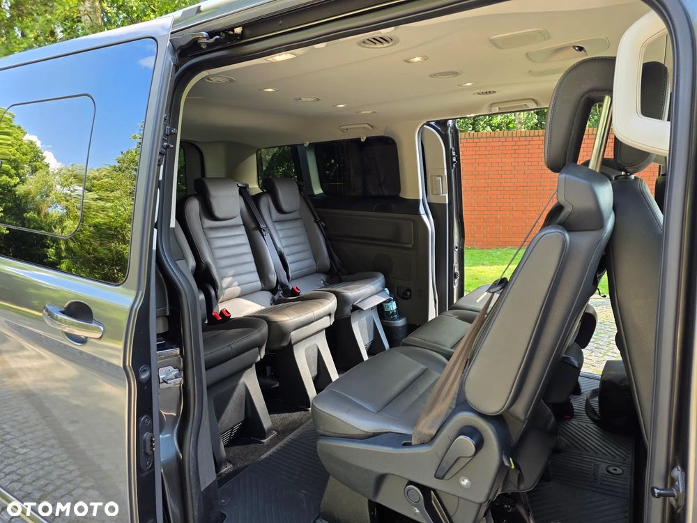 Ford Tourneo Custom - 13