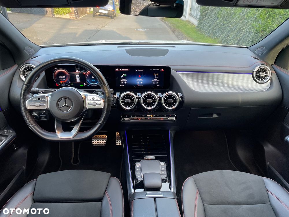 Mercedes-Benz EQA 350 66.5kWh 4-Matic AMG Line - 12