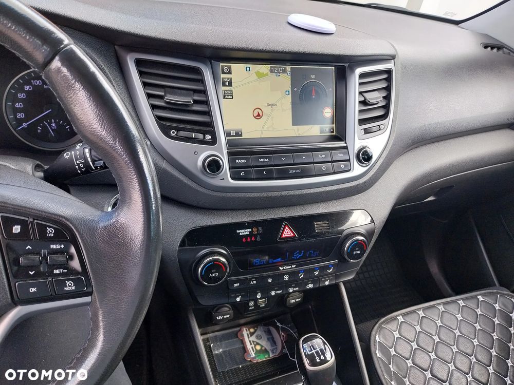 Hyundai Tucson 1.7 CRDI BlueDrive Style 2WD - 8