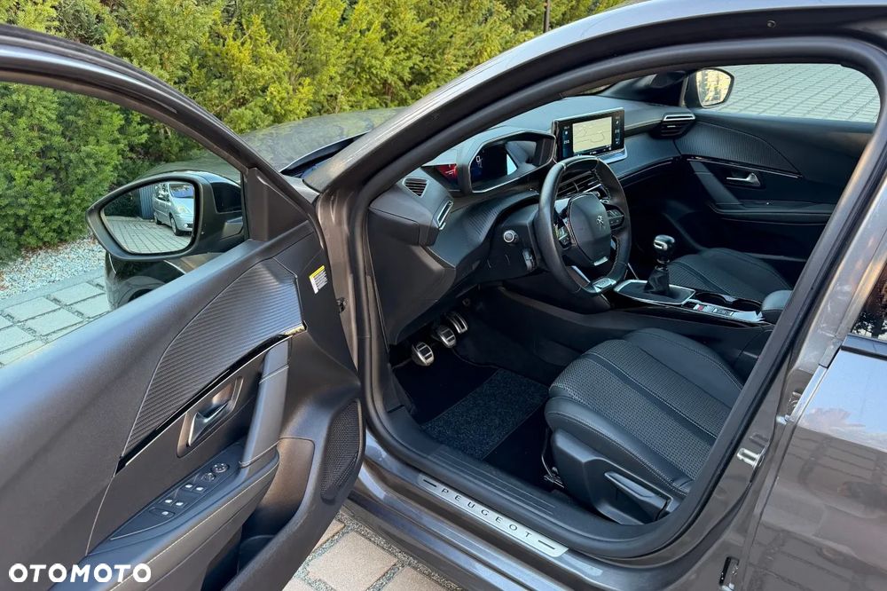 Peugeot 208 PureTech 100 GT Pack - 11