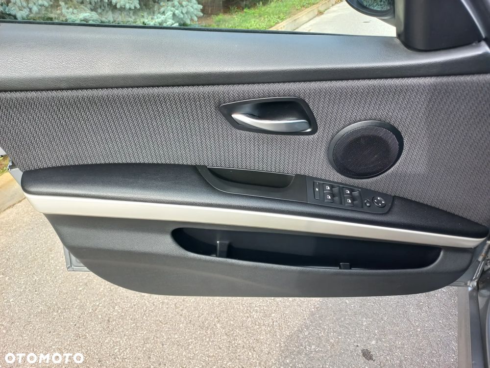 BMW Seria 3 318i Edition Exclusive - 35