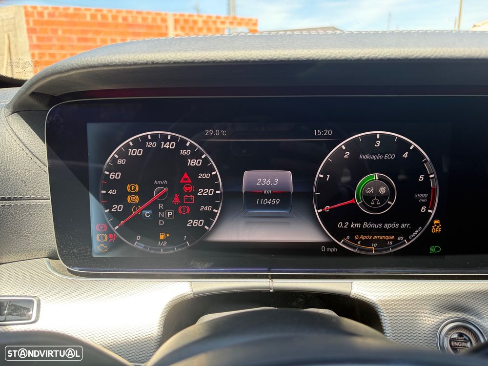 Mercedes-Benz E 220 d AMG Line - 38