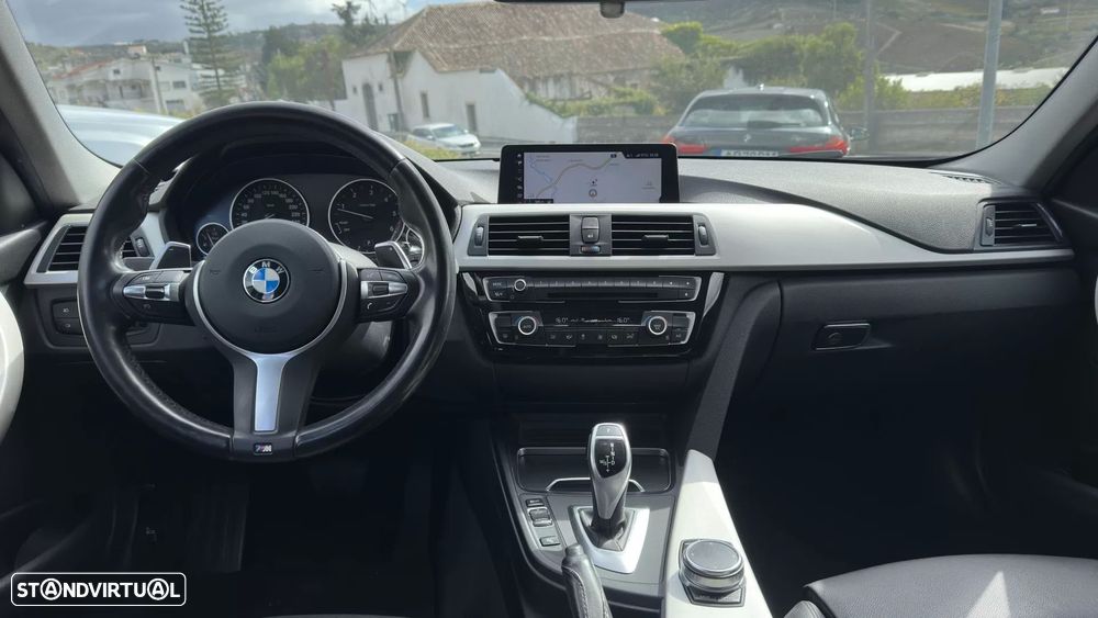 BMW 320 d Touring Advantage Auto - 12