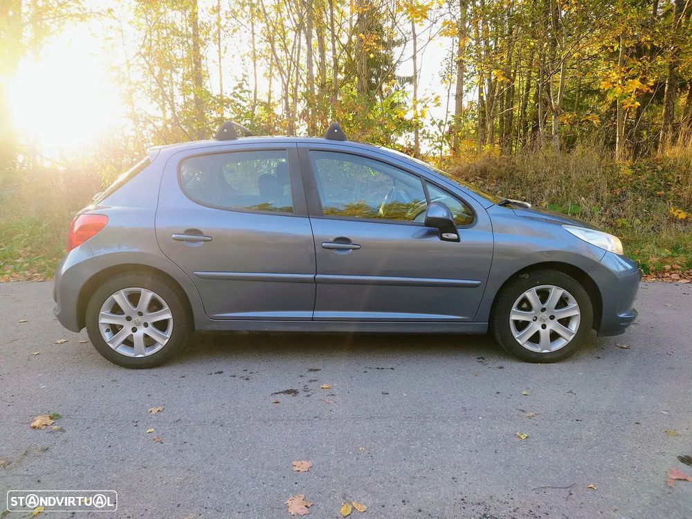 Peugeot 207 - 6