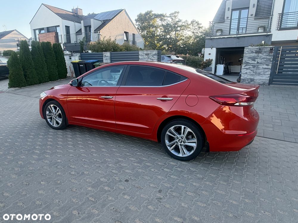 Hyundai Elantra 1.6 CRDi Style - 6