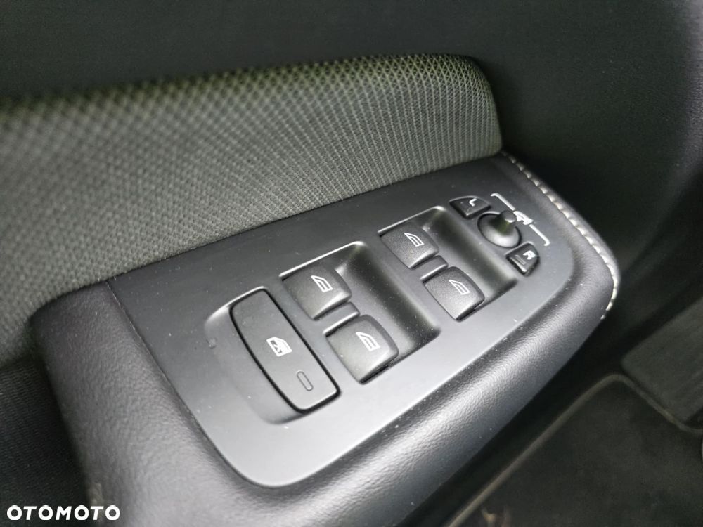 Volvo XC 60 D4 Geartronic RDesign - 12