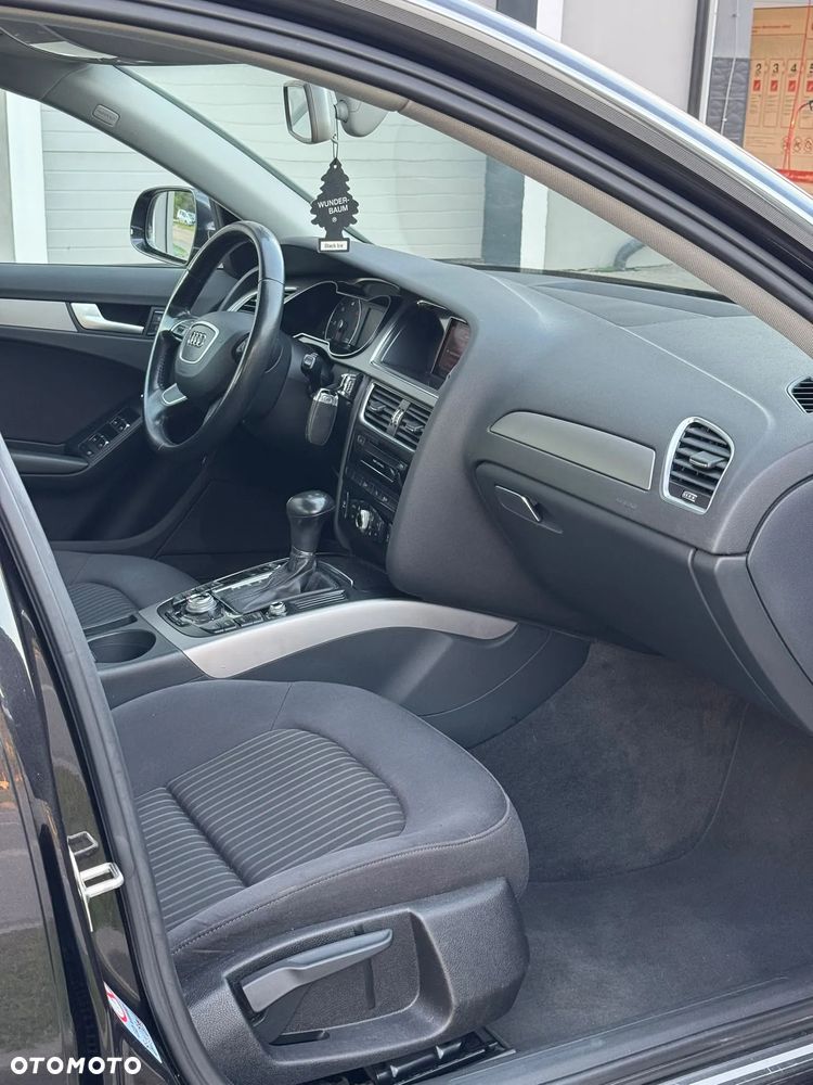 Audi A4 Limousine - 14