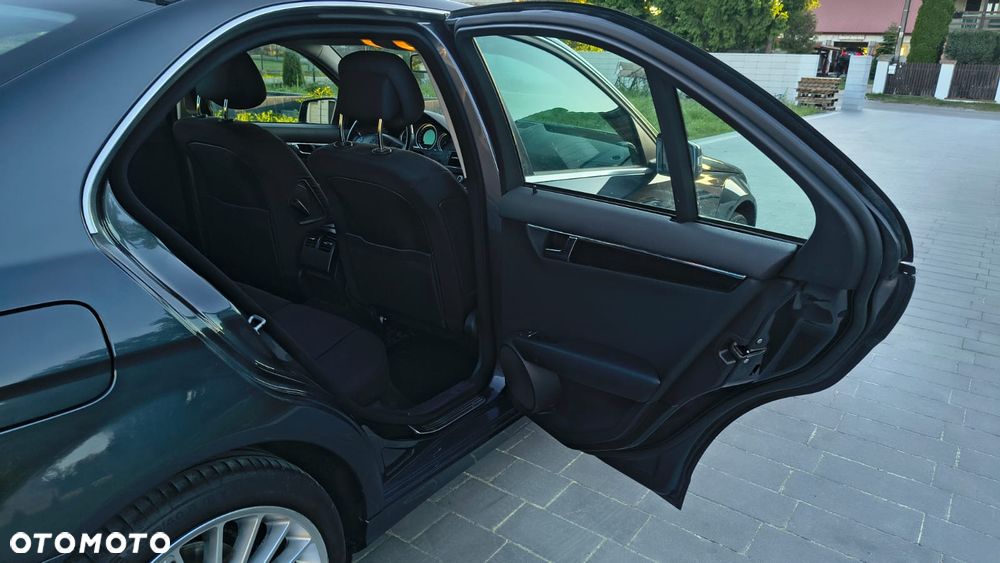 Mercedes-Benz Klasa C 180 Kompressor Automatik BlueEFFICIENCY - 20