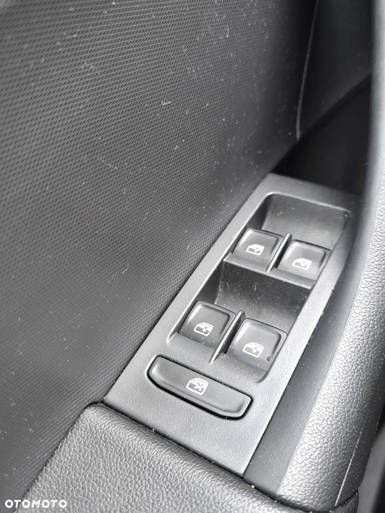 Skoda RAPID 1.0 TSI Ambition - 12