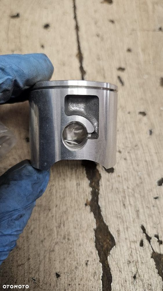 Tłok pierścień sworzeń Derbi Senda  06084350 - 5