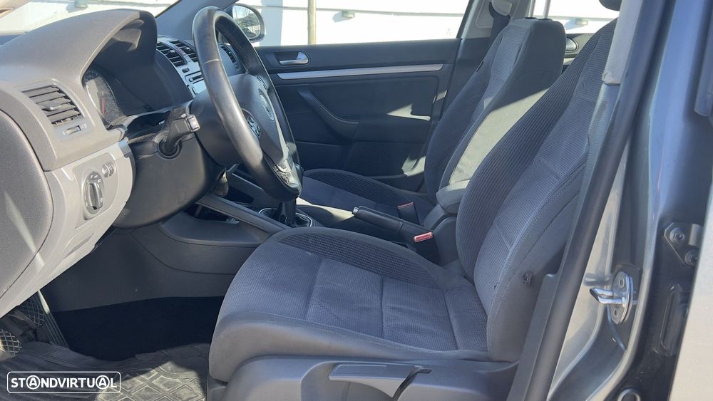 VW Jetta 1.9 TDi BlueM. Confortline - 12