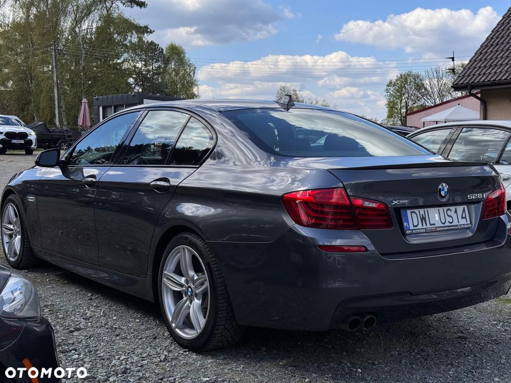 BMW Seria 5 528i xDrive - 7