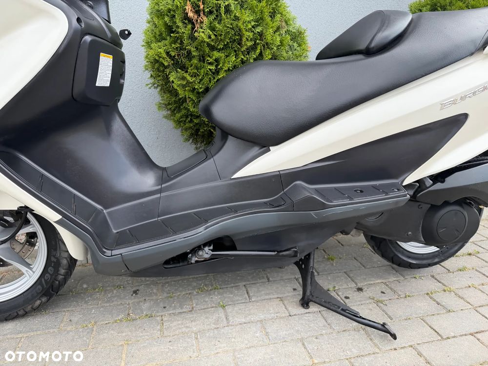 Suzuki Burgman - 36