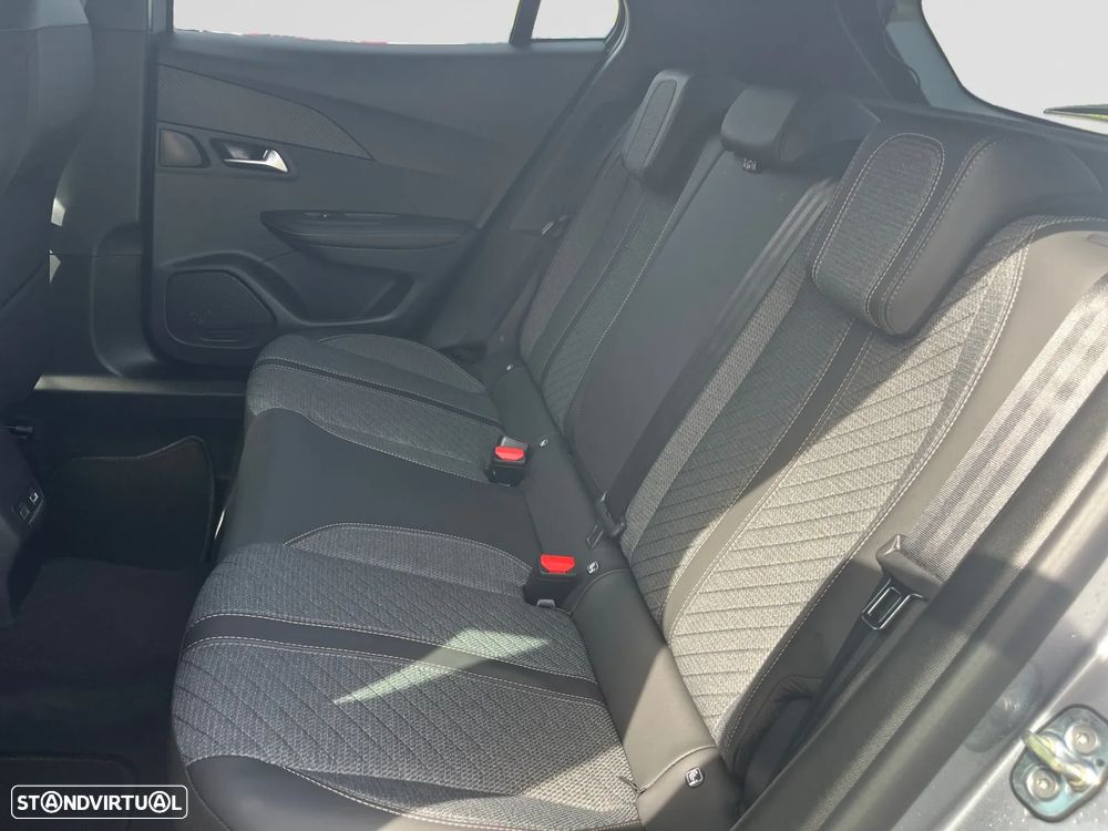 Peugeot 2008 1.2 Hybrid Allure e-DCS6 - 15