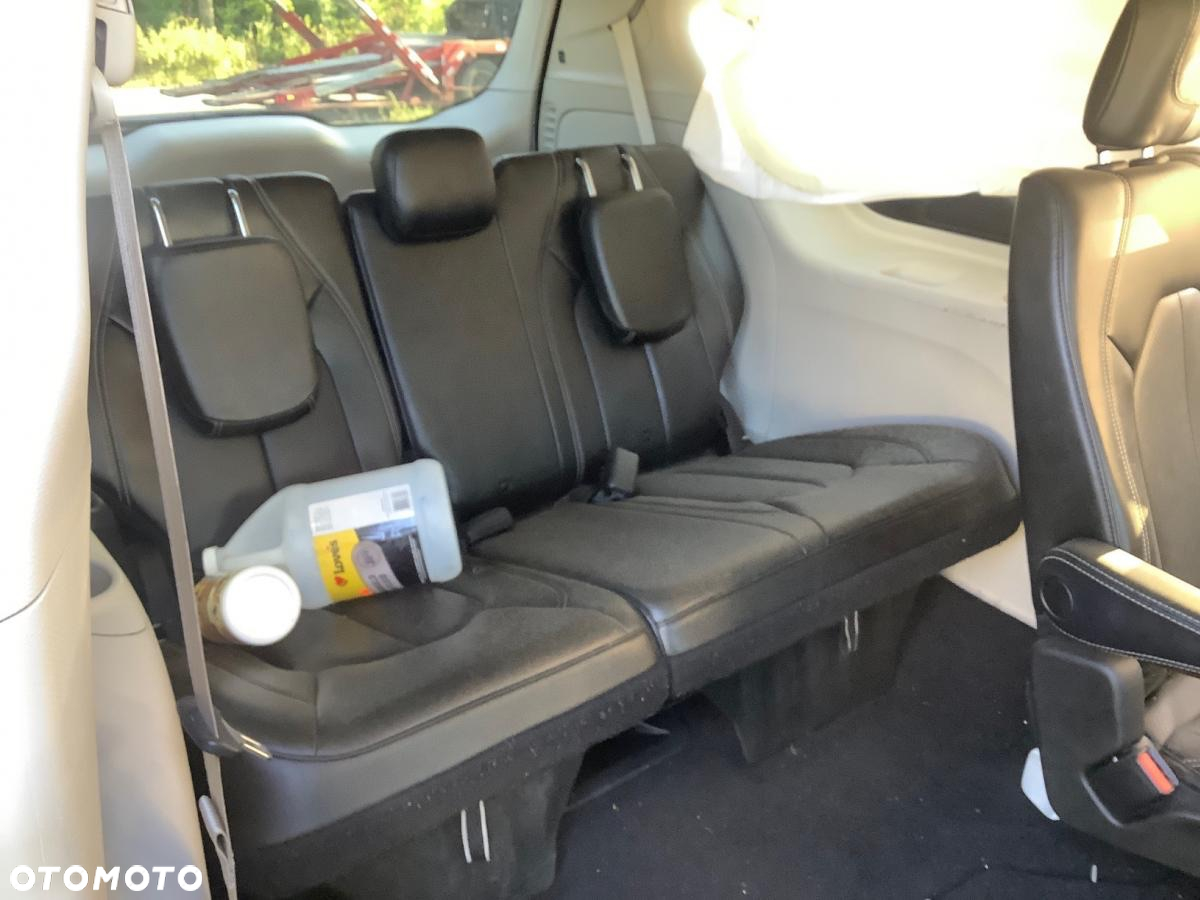 Chrysler Voyager - 11