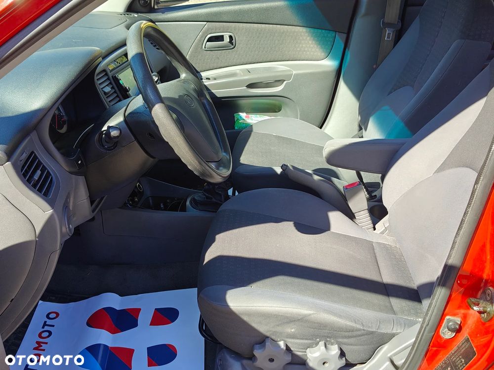 Kia Rio 1.4 Comfort - 9