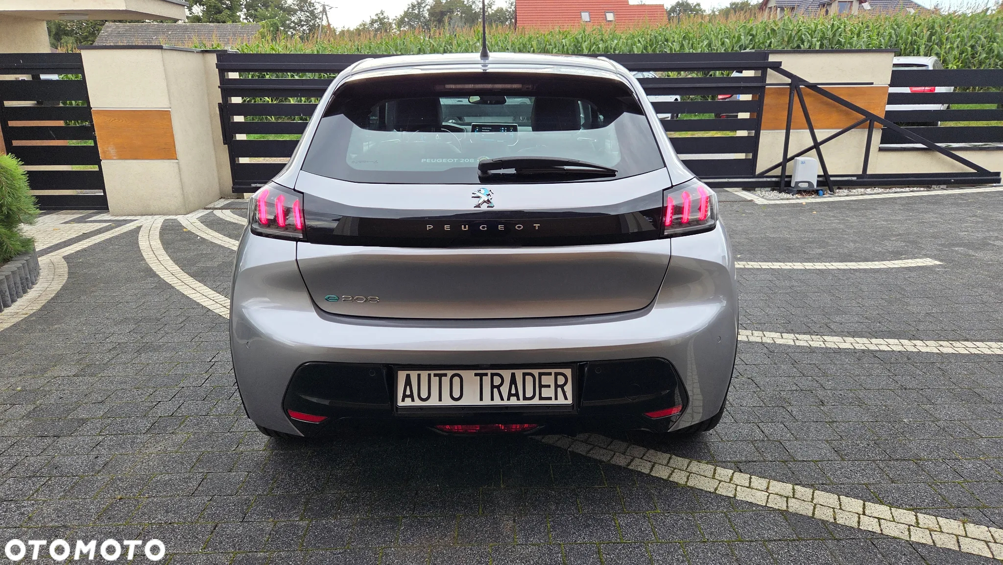 Peugeot 208 e-208 Allure - 21