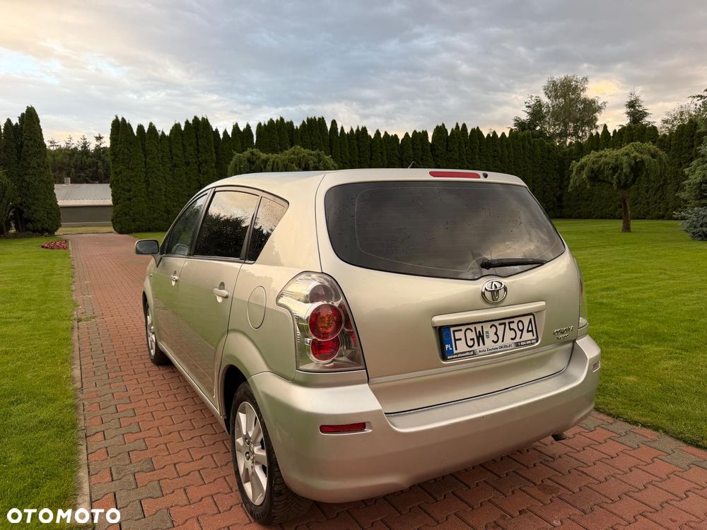 Toyota Corolla Verso - 8