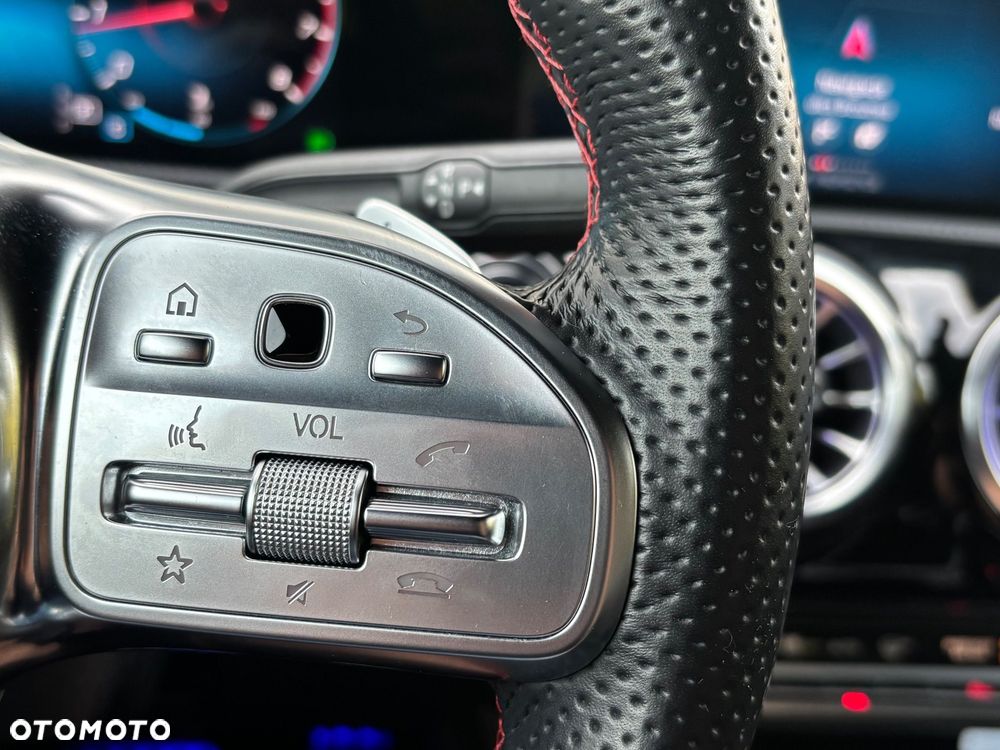 Mercedes-Benz CLA 200 4-Matic AMG Line 8G-DCT - 27