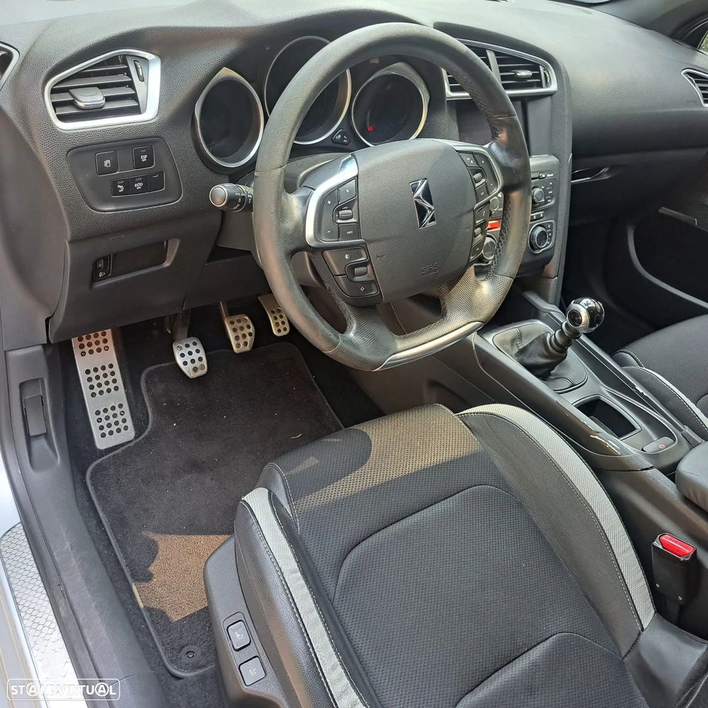 Citroën DS4 1.6 e-HDi So Chic - 4