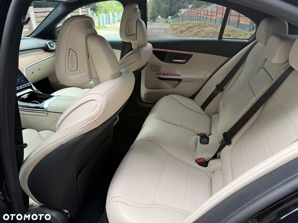 Mercedes-Benz Klasa C 300 mHEV 4-Matic Avantgarde - 14