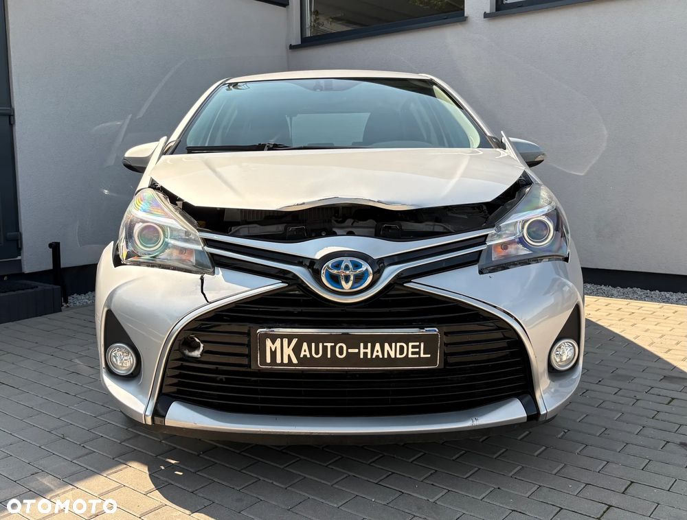 Toyota Yaris 2017 photo 2