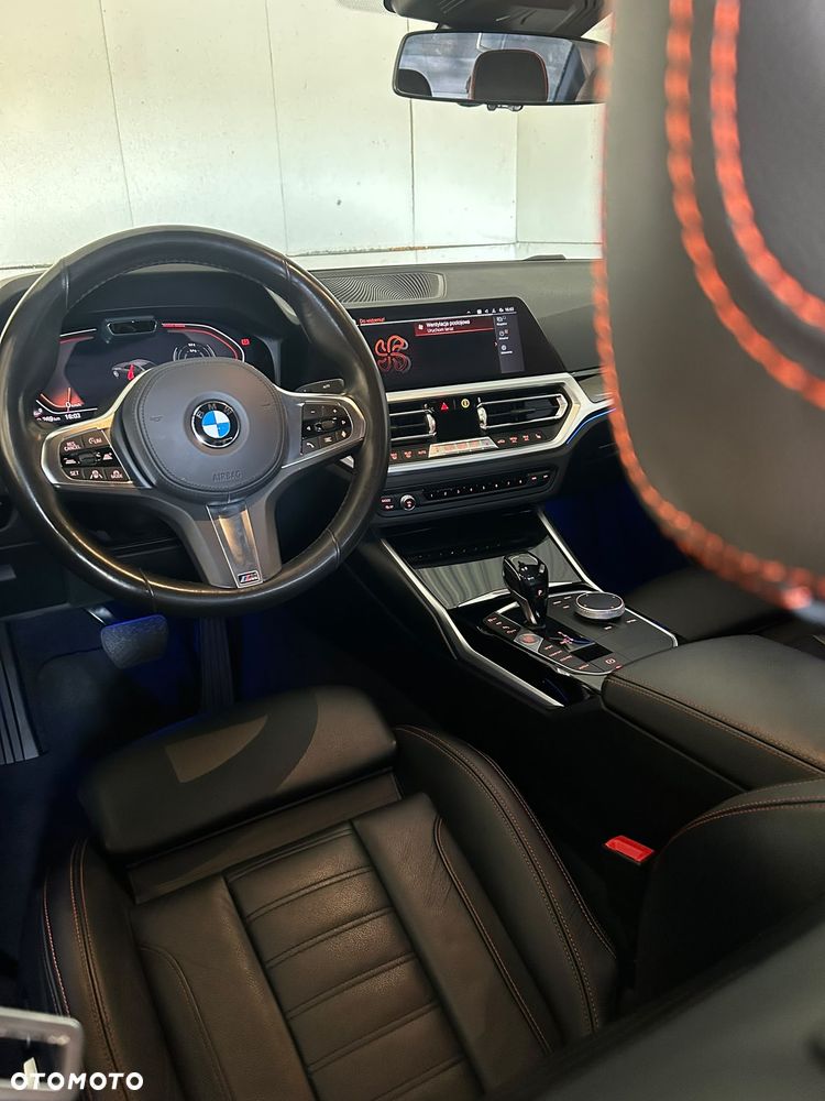 BMW Seria 3 330i M Sport - 13