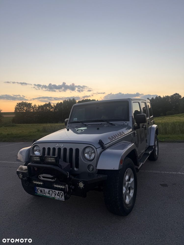 Jeep Wrangler 3.6 Unlim Sahara - 36