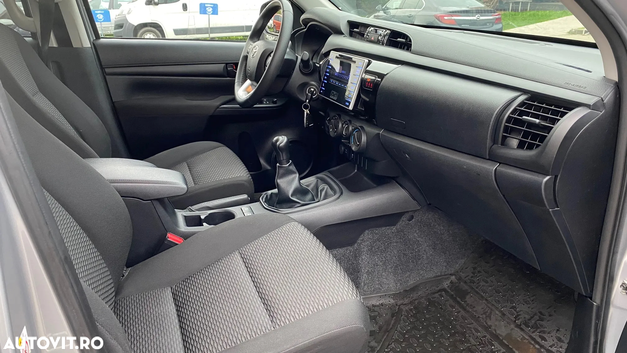 Toyota Hilux 4x4 Double Cab M/T Comfort - 17