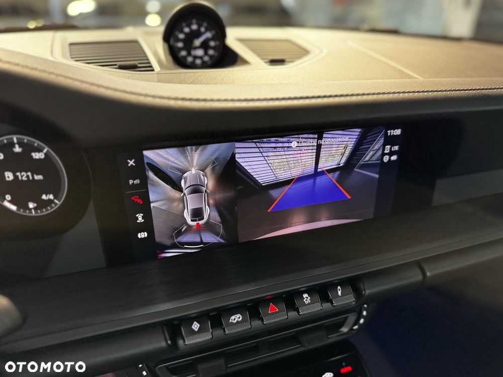 Porsche 911 Carrera GTS - 30