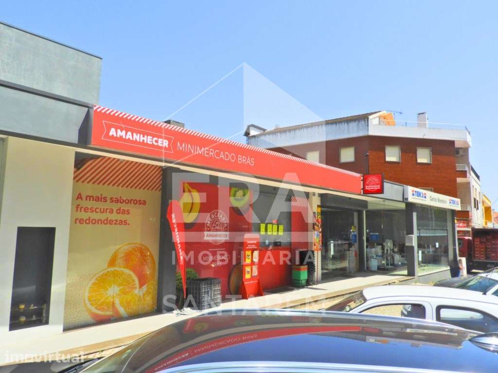 Prédio localizado em Pernes - Grande imagem: 2/19