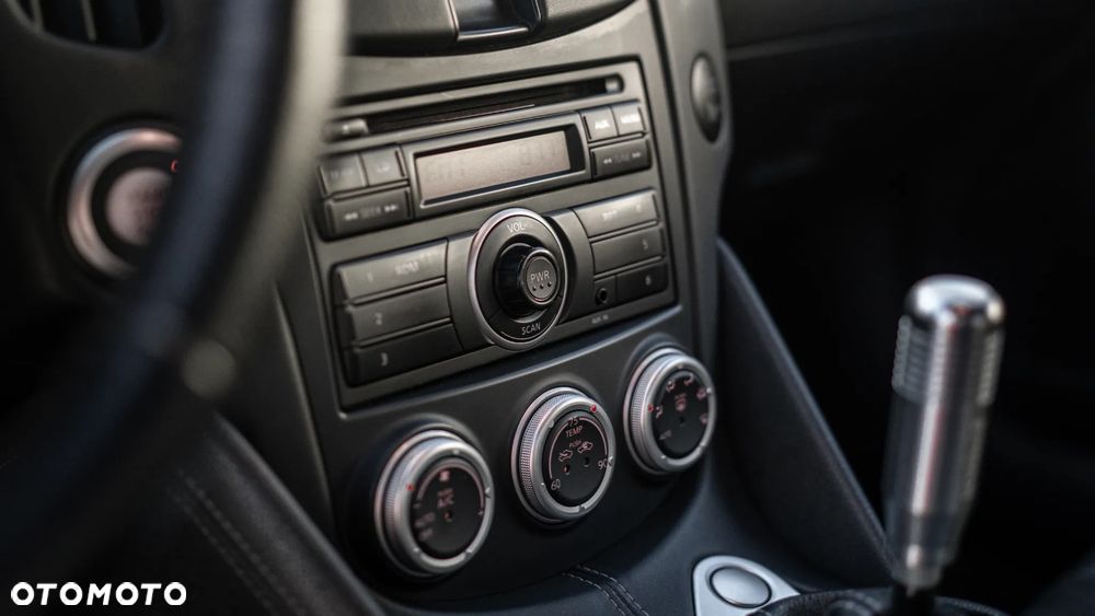 Nissan 370 Z Standard - 28