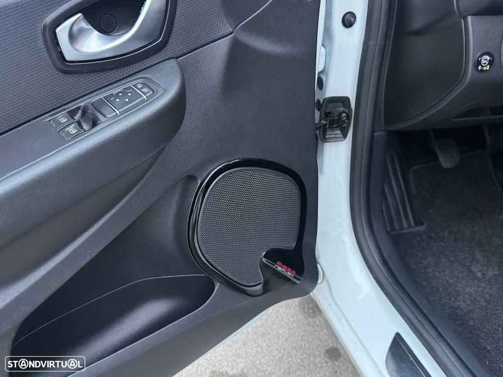 Renault Clio 0.9 TCe Limited Bi-Fuel - 10