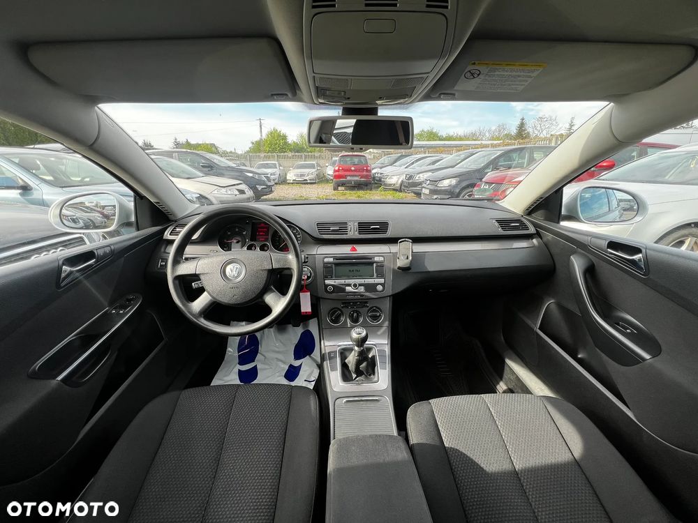 Volkswagen Passat 1.9 TDI DPF Comfortline - 19