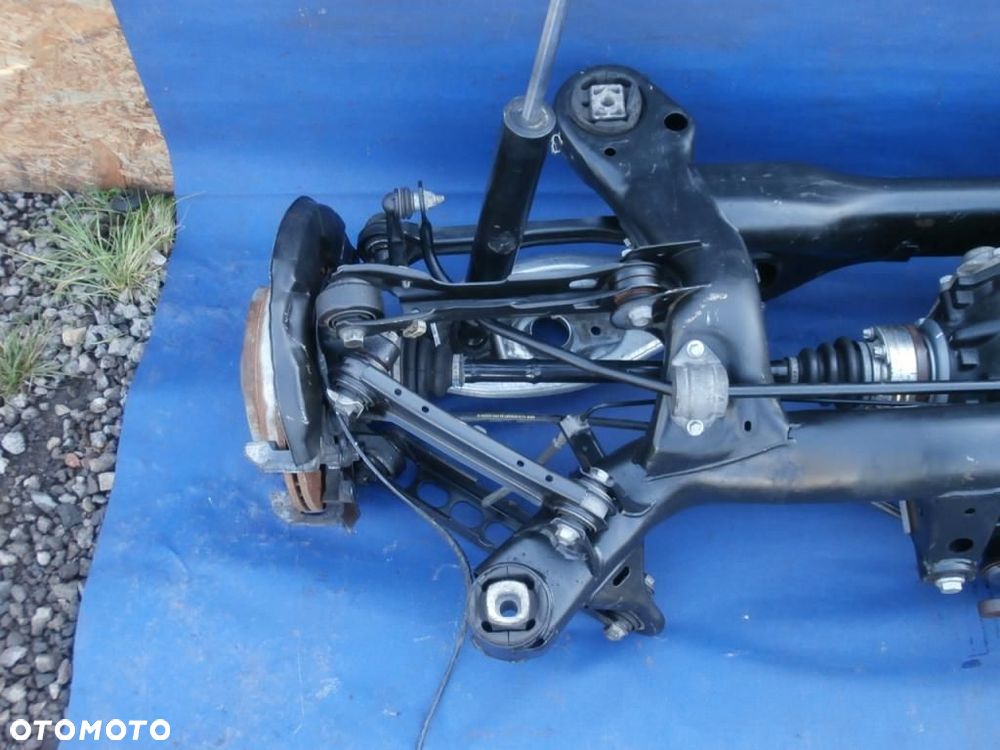 Zawieszenie tył prawy tylne prawe BMW X1 E84 2011 - 1