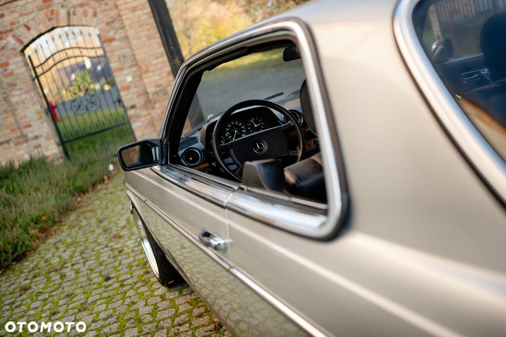 Mercedes-Benz W123 - 15